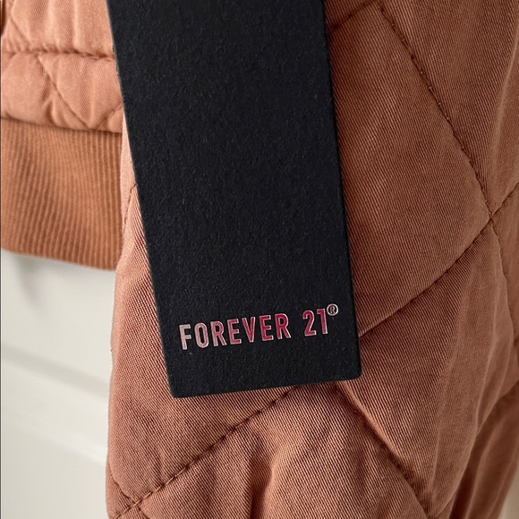 NWT Forever 21 Quilted Zip Up Camel Bomber Jacket - Picture 2 of 11